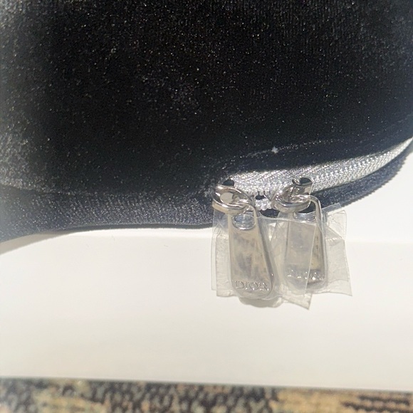 Dior Pouch - Picture 3 of 4
